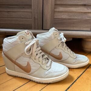Nike Dunk Sky High Hidden Wedge Women’s US 8.5 Light Bone Metallic Rose Gold